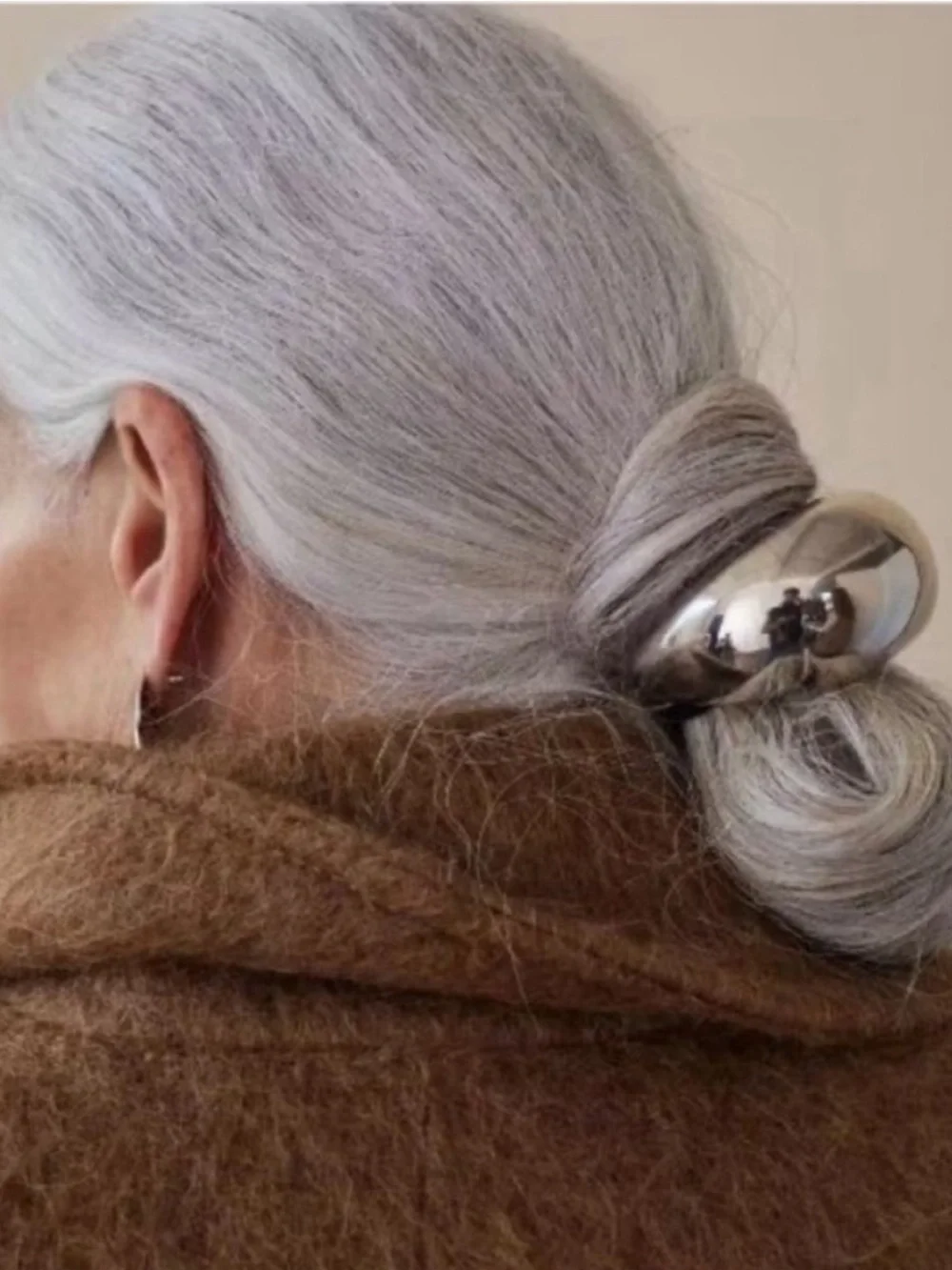 New! Silver Elastic Hair Tie (1001) NWOT